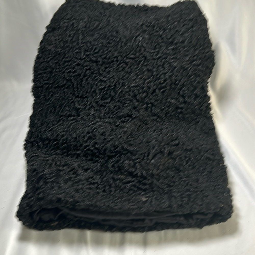 Vintage curly Persian lambswool hand warmer. Satin lining. Zipper. 16"x12"